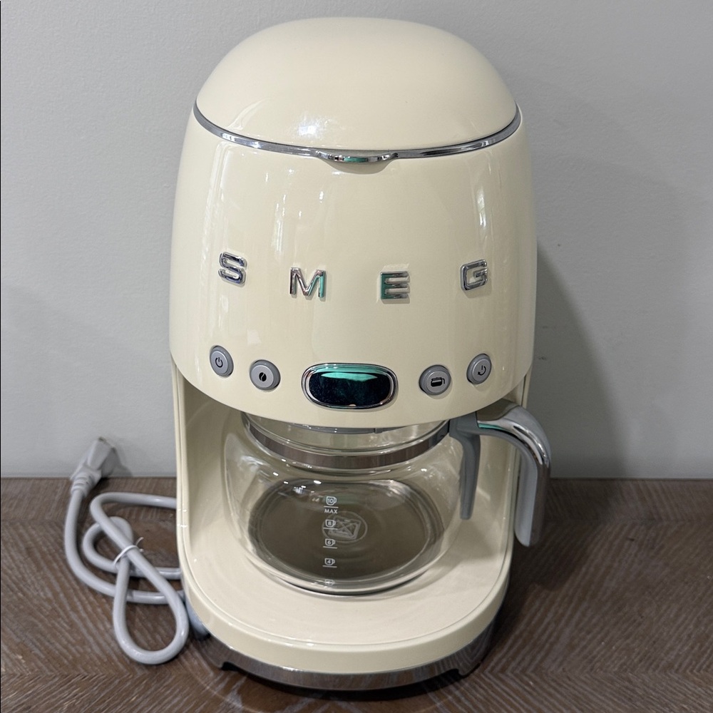 Smeg 50's Retro Style Aesthetic Drip Filter Coffee Machine 10 Cup Glass Carafe